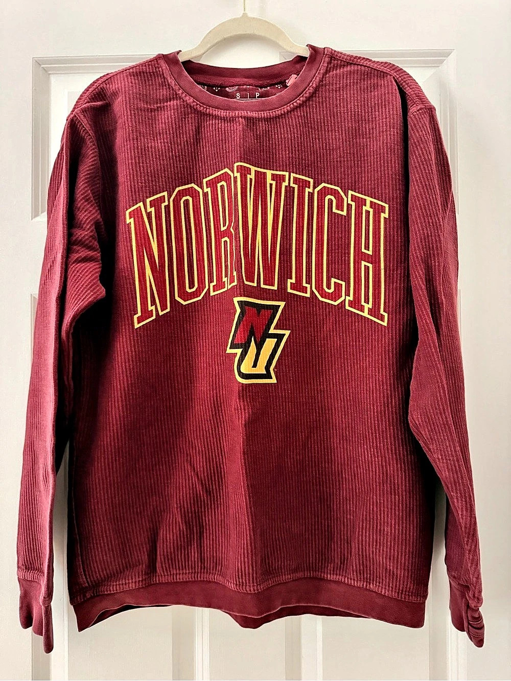 NWOT Nike Norwich Tops Bundle Small Burgundy